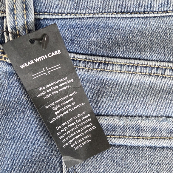 Liverpool Los Angeles NWT Cropped Cuffed Jeans Size 6/28 Mid Rise Stretch Denim - Picture 3 of 9